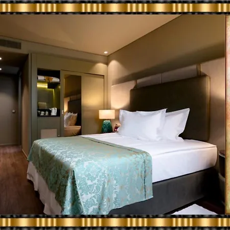 Hotel Jaguar - Airport To And Center And Vice-versa Is A Free And Continuous Shuttle Service From 7am To 8pm 4*