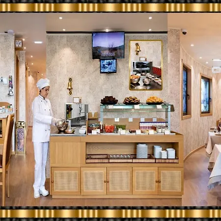 Hotel Jaguar - Airport To And Center And Vice-versa Is A Free And Continuous Shuttle Service From 7am To 8pm