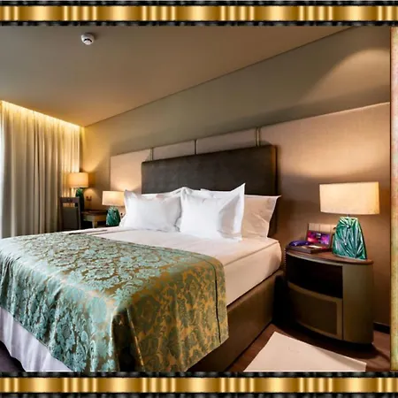 Jaguar - Airport To And Center And Vice-versa Is A Free And Continuous Shuttle Service From 7am To 8pm Hotel 4*